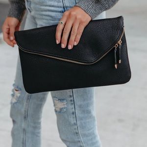 NWT IN PACKAGE Stella Crossbody Envelope Zip Clutch - Black